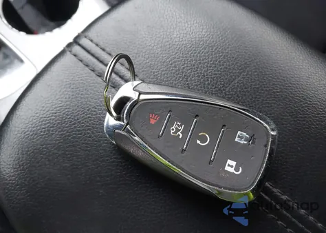 2018 Chevrolet Malibu Lt z USA, uszkodzony, nr VIN 1G1ZD5ST4JF291402